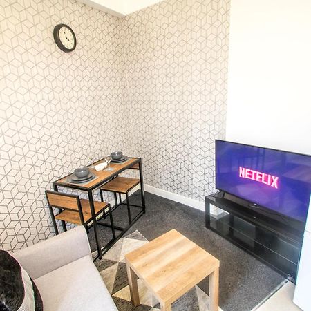 Cozy And Charming - 1 Bedroom Apartment - Free Parking, Transit Links, Close To Stadiums Mánchester Exterior foto